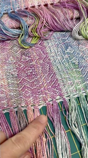 This technique looks wrong and it is! #weaving #diy