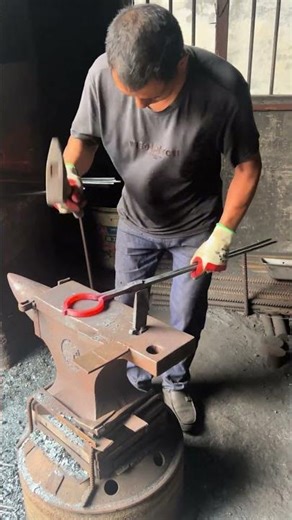 Forging Round Nose Pliers | Traditional Blacksmith Toolmaking Process