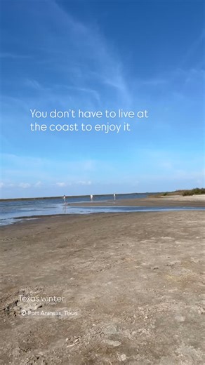 One of my favorite things about living in the Texas Hill Country? The coast is only about 3 hours away. This is Port Aransas — wide open beaches, shallow, warm water, and room for everyone to do their thing 🌊🐾 Whether you’re fishing at sunrise, surfing or skim boarding in the afternoon, camping right on the sand, or booking a luxury beachfront condo for the weekend… it’s all right here. We can wake up to Hill Country views, hop in the car, and be toes-in-the-sand by lunch. No flights. No compl