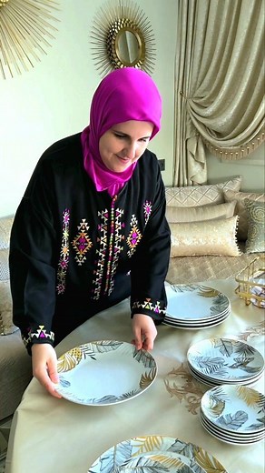 Halima Choujaa (Filali) on Instagram‎: "توحشت الضيافة والشهيوات ختكم مشغولة هاذ الايام حيث غنبدى تصوير حلقات الموسم الثاني برنامج وليمة مع حليمة دعيوا معايا بالعوين والتيسير ولكم بالمثل يارب 🙏 وفي القريب ان شاء الله نزليكم الوصفات كاملة اللي وجدت هاد الاواني مع غطاء الطبلة والمناديل والديكور يعني طابلة كاملة من عند @cote_maison_luxury كلشي عندها غزال ماشاء الله وهادو المعلومات ديالها Côté maison luxury situé a Meknes ville nouvelle près de electro serghini . Livraison 🚚 partout meknes fes livr