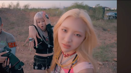 Maya：用rap介绍一下我们rap line