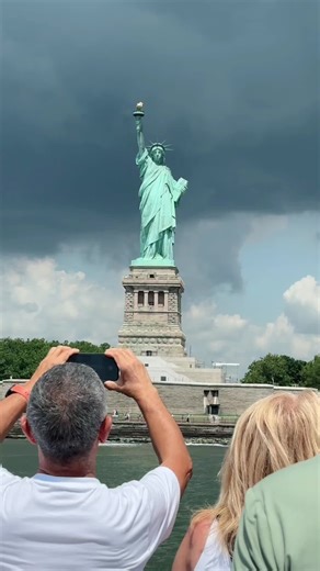 Statue of Liberty: Icon of Freedom in New York