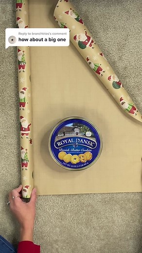 Replying to @branchtrios Cute idea of how to gift wrap a circular item #wrapping #wrappingpresents #wrappinghacks