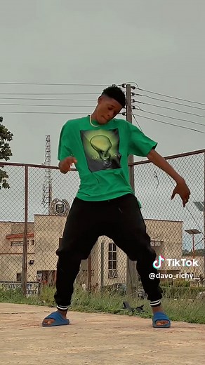 Learn the Ins and Outs of Mara Legwork Dance with This Tutorial!