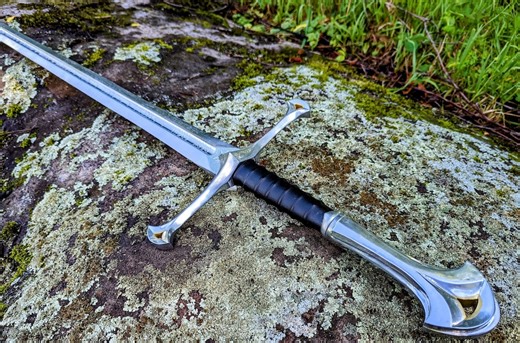 Wooden Andúril Sword Replica: Lord of the Rings, King Aragorn Cosplay Prop - Etsy