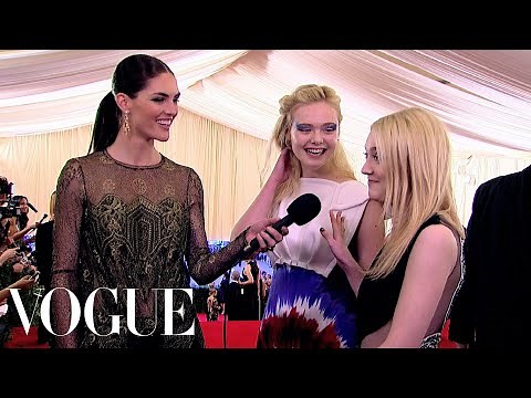 Elle and Dakota Fanning Are Excited to Experiment with Fashion - Vogue - Met Gala