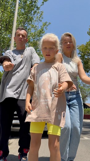 222K views · 2.1K reactions | Esenya is dancing with her parents! ...