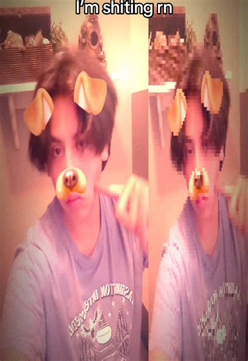 This poop is taking for ever to push out I swear 😔✌️💔💔💔💔#pooping #live