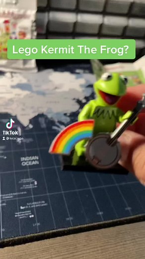 1 like = life for kermit #LIKEABOMBSHELL #lucalego #lego #legotok #fyp #legotiktoker #moc #muppets #themuppets #kermit #kermitthefrog