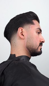 Click on link in bio to get started 📈Learn the fundamentals of men’s advanced hair cutting | with multiple lessons structured in way that teaches you how to use an advanced techniques for precision hair cutting 📈 Our courses allows you to have a better understanding of how hair works and gives you the knowledge and confidence to work and deal with all hair types and lengths 📈 visit our website to get started 🌍 www.ariessalon.world_______________________________........#barbertalent #barberli