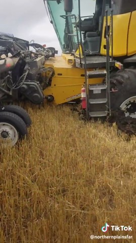 #stuck #2k19harvest #newholland #combine #tractor