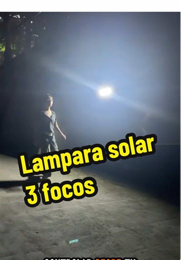 3 focos solares ajustables y controlables desde el móvil en una misma lámpara #iluminacion #lamparasolar #jardin