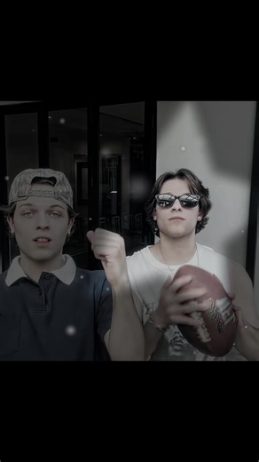 bro the sleeveless shirt. the sunglasses. the hair. @Christopher Sturniolo . Hi thank you. @Josh Richards thank you for your service fav ps scp me (cc @lani☆) #chrissturniolo #chrissturniolo #chrissturnioloclips #chrissturnioloedit #christophersturniolo @haunting @kaylee ⋆˙⟡ @kasp ✨ @𝓚𝓪𝓻𝓲𝔃𝓶𝓪♡ @✧ 𝐚𝐣𝐚𝐲 ✧ @kailey౨ৎ @