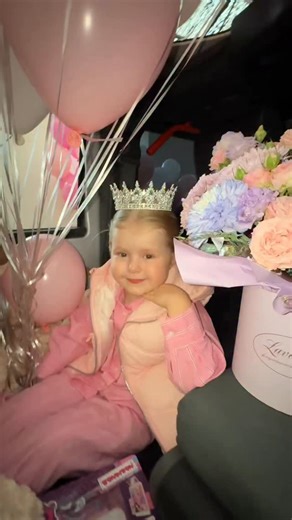 Vlad on Instagram: "Свои дети — как живое зеркало, в котором ты видишь не только их, но и своих родителей. Понимаешь сколько сил отдавали и как безгранично любили. И по-новому осознаёшь цену своего детства."