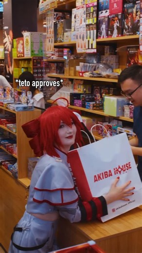 🌸Su Yin on Instagram: "OMG! Kasane Teto visits the brand new @akibahouse_official in Chinatown, NY! ❤️🥖 If you’re an anime fan, this place is a MUST. From cute figures to endless goodies, it’s basically anime heaven right in the city.🗽❤️ Huge thanks to Akiba House for inviting me to check out their new location! Already feeling like I’ll be a regular here! 😻❤️ 📍 Akiba House – 116 Bowery, New York, NY • • 🏷️ #akibahouse #animestore #newyorkcity #kasaneteto #tetokasane #vocaloid #vocaloids #