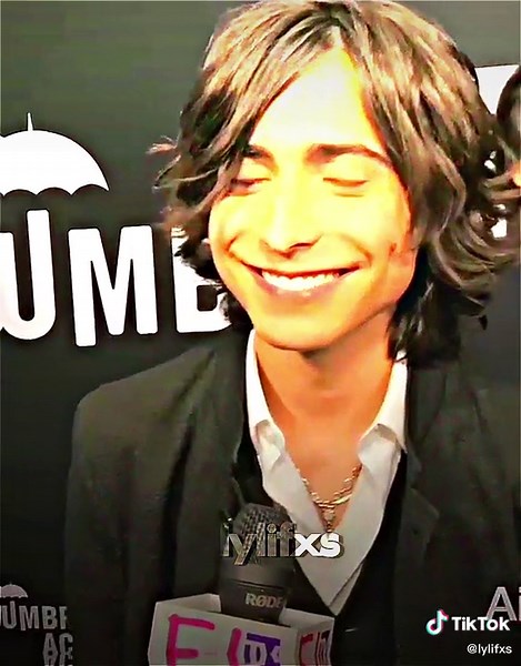 Aidan Gallagher Age: How Old is Number Five in The Umbrella Academy?