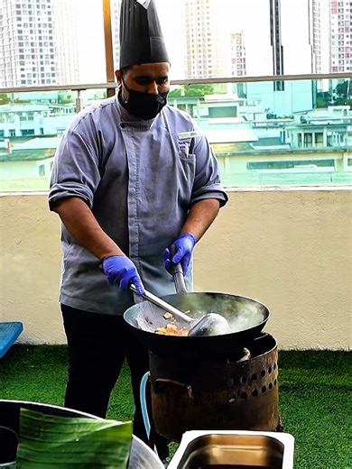 Indulge in a rich cultural and culinary experience with the Seribu Rasa Ramadan buffet at Wyndham Garden i-City! Gather your loved ones for a meaningful Iftar filled with traditional flavors and exciting perks. Here is what awaits you: Delicious Buffet Spread: Enjoy a wide variety of local favorites, featuring everything from succulent roasted lamb to authentic grilled specialties. Great Value: Adults: RM 98 Senior Citizens: RM 88 Kids: 50% OFF! Exclusive Perks: Every buffet booking includes FRE