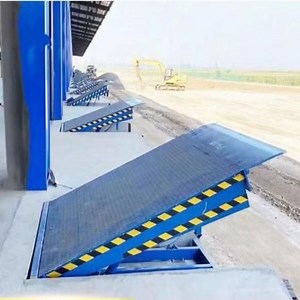 [Hot Item] Hydraulic Lifting Table Loading Bay Forklift Unloading Truck Container Pit Logistic Warehouse Work Platform Adjustable Telescoping Ramp Lifter Lift Dock Leveler