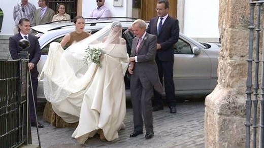 Lady Charlotte Wellesley's wedding to Alejandro Santo Domingo over the weekend was BREATHTAKING. See all the best moments from the day right here: http://bit.ly/1TYgIvt (Getty) | Harper's Bazaar