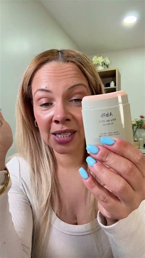 Korean skincare brand Cosmetics Non sticky, leaves no white cast, matte finish