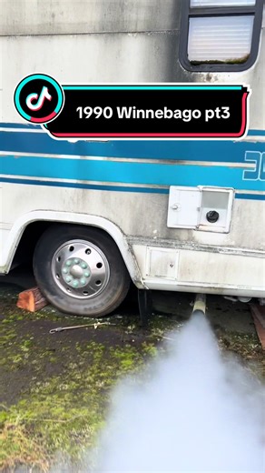 Reviving a 1990 Winnebago: Classic RV Restoration