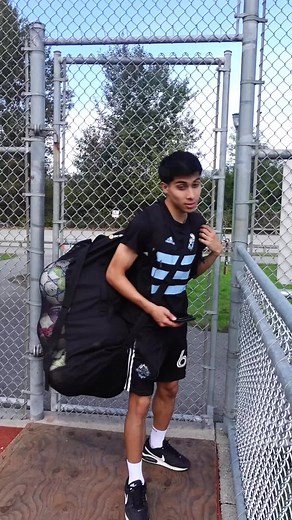 The importance of training correctly in soccer cannot be underestimated ⚽️. It is crucial to develop the right skills and techniques to excel in the game. try this full technical training session that helped me get onto a pro academy #soccertraining #trainingskills #soccertechniques #dedication #hardwork