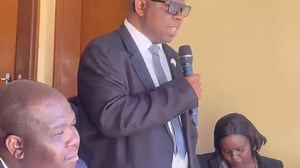 "Tshwetso ya go emisa ipelegeng GA ke dumalane le yone,"Says Ass Minister Moswaane while addressing his constituency members at Monarch location. | Dikgang Newspaper