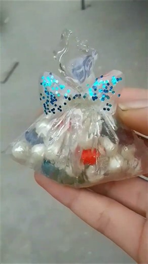 UV resin Mini bag keychain with pearls Aesthetic in every detail #diy #uvresinart #bagkeychain