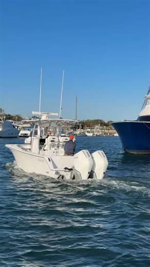 Boat Daddy Marine on Instagram: "Beautiful 27’ Onslow Bay on the move 😮‍💨 . . #onslowbay #offshorefishing #centerconsolesonly #fishingteam #boatinglifestyle #wrightsvillebeach #fishingtrips"