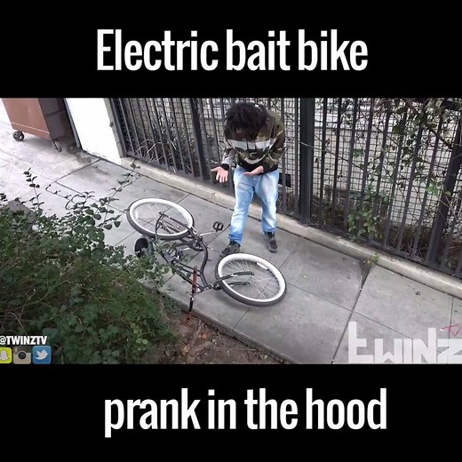 15M views · 103 reactions | These guys were taught a lesson in why they shouldn't steal  Twinztv | UNILAD | Facebook