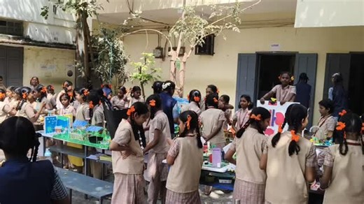 Latha Gnanam on Instagram: "Science exhibition ⚡❤️🤝!! B.M.S ❤️😊"