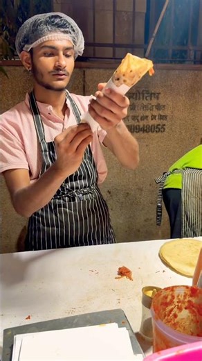 Unique Taste 😋 Egg Chicken Roll Streetfood😍||#foodie #chickenroll #streetfood #shorts