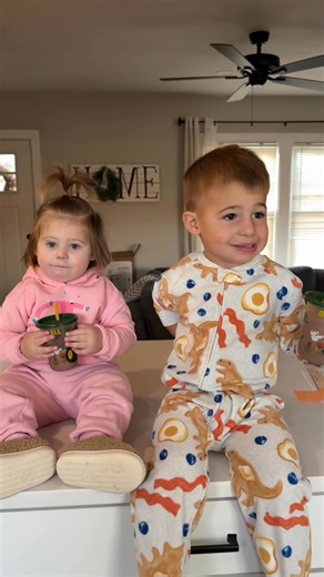 Starting off Sunday morning strong with a chocolate shake! The kids are completely obsessed—seriously, they love it. I mix it with milk every morning, and they just gulp it down like it’s the best thing ever. You know it’s a winner when Trev doesn’t even come up for air! 😂 The best part? It has 10g of protein and 21 vitamins and minerals! 👏🏼 With them being in that picky phase, this shake is a total lifesaver! 🙌🏻 They just dropped a cookies and cream flavor too! Can’t wait to see how quickl