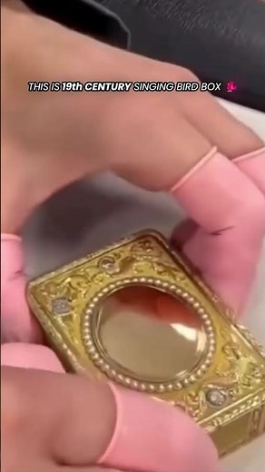 THIS IS THE 19TH CENTURY SINGING BIRD BOX !