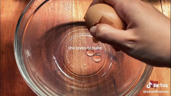 Delicious Fudgy Brownies Recipe with Shiny Crust