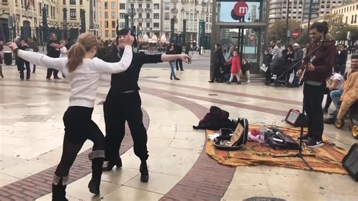 1M views · 32K reactions | Here from Spain is awesome busker Borja Catanesi (themusicman.uk/borja-catanesi) with his wonderful tribute to the great Paco de Lucía playing 'Entre Dos Aguas'! He was joined by some fantastic professional dancers providing a real treat for those watching! Borja brings fun, talent & happiness wherever he performs! youtube.com/c/BorjaCatanesi/ | The Music Man | Facebook