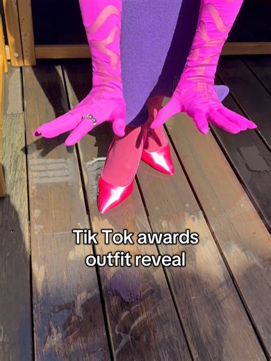 Demi Jenkins on Instagram: "Yzma core 😈 @tiktok_australia awards 2025 Big thanks to my bestie @staceyskates for the support! Highlights of the night include @itsjudeyork performing with his mum (not a dry eye in house), the Tree of Wisdom from @thewiggles making an appearance with @abbiechatfield, @keliholiday and Anthony Blue Wiggle AND last but not least a surprise guest @jbayleaf 😱musical theatre nerd in me lost my mind! Look was inspired by the cross wire of multiple eras and