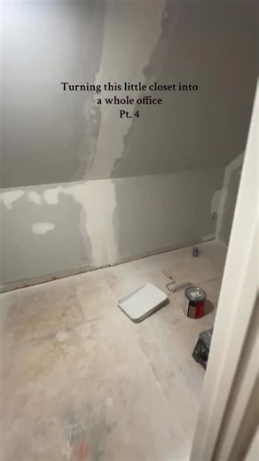 Rhiannon McLendon on Instagram: "Part four of turning this little closet in the playroom into my husbands new office and we finally have painted walls and floors! ⠀⠀⠀⠀⠀⠀⠀⠀⠀ ⠀⠀⠀⠀⠀⠀⠀⠀⠀ #SmallSpaceMakeover #ClosetToOffice #HomeOfficeInspo #DIYHomeProjects #RoomTransformation"