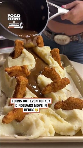 Insane Jurassic Park dinner 🍽️🦖🤩 🎥: TikTok / thefltraveler