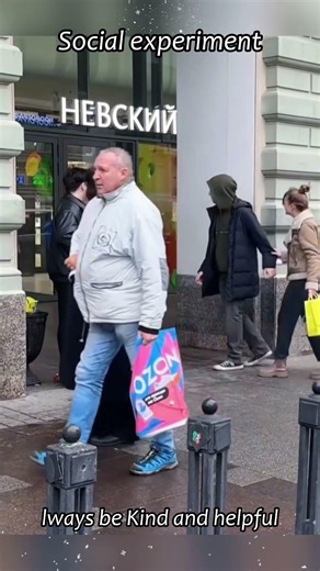 As long as there are kind-hearted individuals,there is hope for this world.#socialexperiment#respect