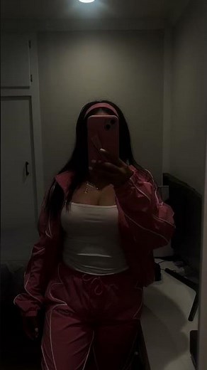 Yo rate this tracksuit out of 10 🤩 #ruei #twitch #streamer