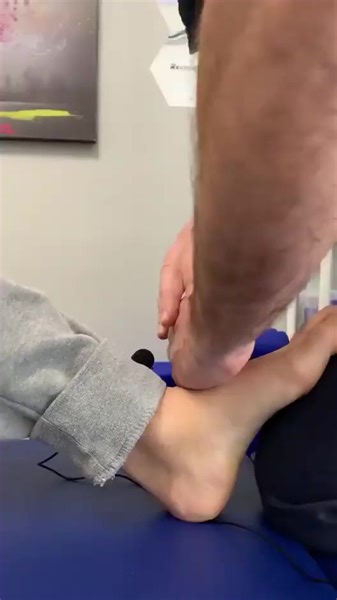 1.8M views · 9.2K reactions | 408_NAVICULAR BONE ADJUSTMENT #osteopathy #chiropractic #loud #asmrsounds #asmr #ithrust #footcracking | DrGiovanni Bonfanti | Facebook