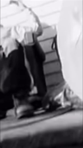 ARRESTED DEVELOPMENT on Instagram: "✨ #FlashbackFriday ✨ Taking it back to 1992 when Arrested Development released the groundbreaking “Tennessee” music video. 🎶🌻 A song that blended faith, family, and social consciousness, Tennessee became an anthem of hope and change, and it still inspires today. 🙌🏾 @speech__ #ArrestedDevelopment #Tennessee #ClassicHipHop #GoldenEraHipHop #90sHipHop #PositiveHipHop #ConsciousHipHop #HipHopHistory #HipHopLegends #Throwback #MusicVideoHistory #FlashbackFriday