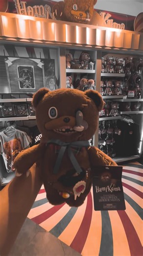 Hamikuma Plushie at Halloween Horror Nights 2025 🐻🎃