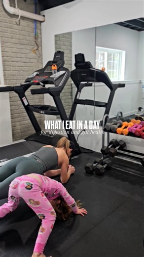 Jen Fox on Instagram: "Dessert was 12/10. Supporting your gut doesn’t have to be complicated. Drink water, eat real food, take your probiotic. But not just any probiotic that only focuses on gut health. As women, we need more than that (!!!). Our vaginal health, urinary health, digestion, immunity, mood, stress levels — it’s allllll connected. @metagenics UltraFlora Complete Women’s Probiotic is designed specifically for all of those (truly doing the most 🦄), which is why I actually feel a diff