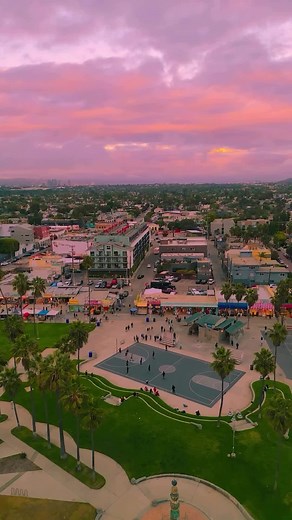 🎥: @I&M T. LA Labor Day vibes 🌅 #discoverLA #NowPlaying #explorela #thingstodoinla #losangeles #visitlosangeles