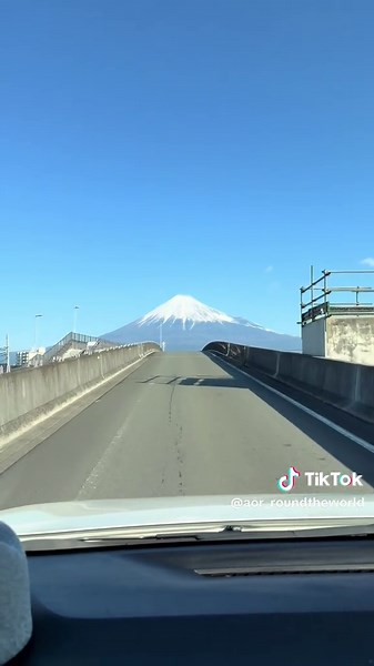 มันคือ สะพานที่สวยสุดๆ 💙 #fujisan #japan #เที่ยวญี่ปุ่นด้วยตัวเอง #aroundtheworld #aor_roundtheworld