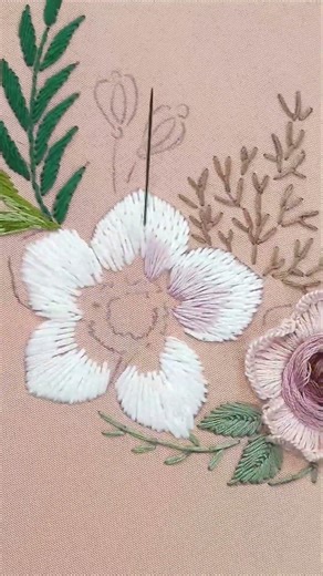 Make This White Flower Satin Stitch #embroidery #technique #satisfying #shorts