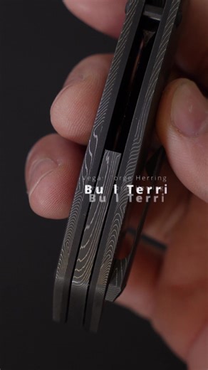 Our last build of the year. A full @Vegas Forge Damascus herringbone damascus steel knives with zirconium pivot collars. Happy New Year y’all! #damascussteel #foldingknife #texas #handmade #knives