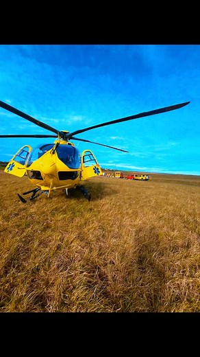 Départ en jaune transport en rouge …. #helicopter #samu #dragon #lovemyjob #smur | Xavier Caugant